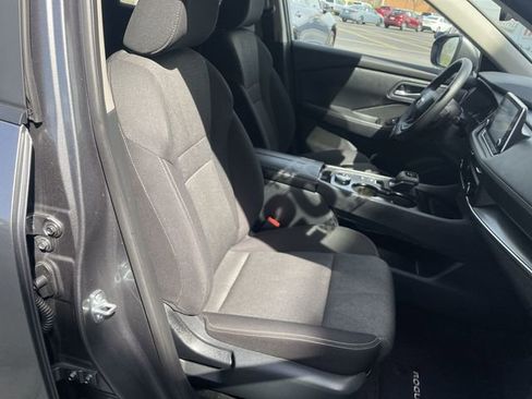 Used 2025 Nissan Rogue SV AWD/4WD image 40