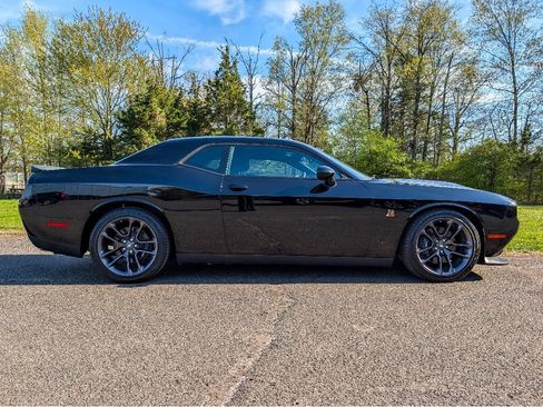 Used 2023 Dodge Challenger R/T Scat Pack RWD image 4