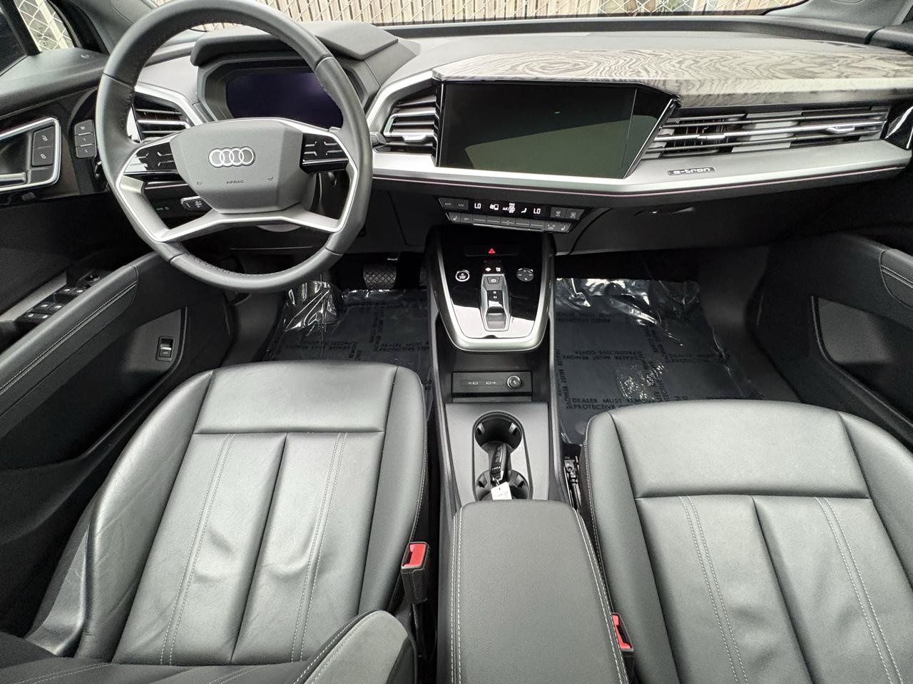 Used 2024 Audi Q4 e-tron Premium Plus w/ Premium Plus AWD/4WD image 19