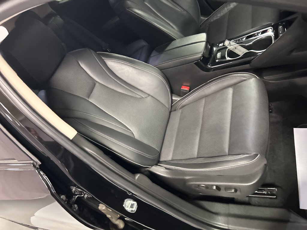 Used 2021 Buick Envision Essence w/ Technology Package I FWD image 24