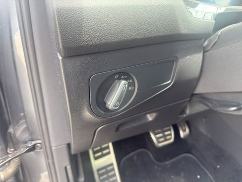 Used 2023 Volkswagen Tiguan SE R-Line FWD image 13