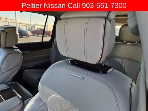 Used 2023 Jeep Grand Wagoneer Series II w/ Premium Group II AWD/4WD image 23