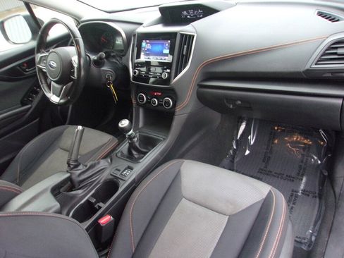 Used 2021 Subaru Crosstrek 2.0i Premium image 9