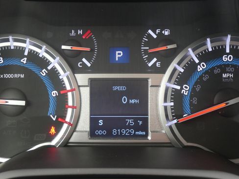 Used 2018 Toyota 4Runner TRD Off-Road image 18