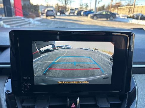 Used 2023 Toyota Corolla LE image 21