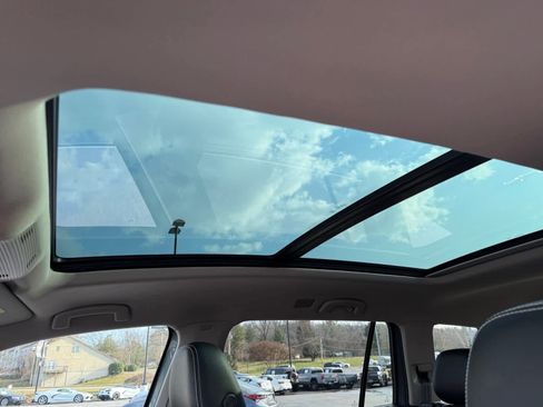 Used 2024 Volkswagen Atlas SE image 26