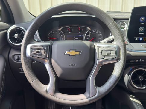 Used 2023 Chevrolet Blazer LT FWD image 18