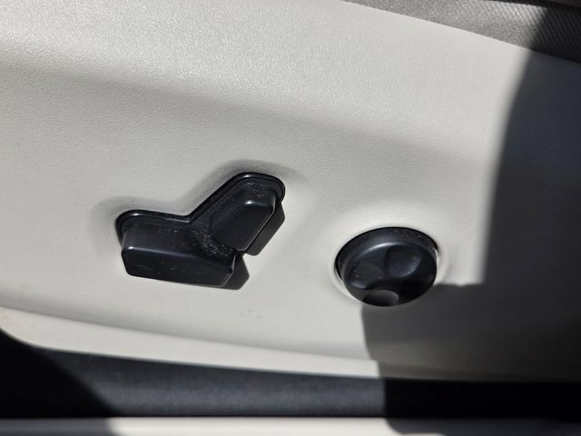 Used 2019 Chrysler Pacifica Limited FWD image 20