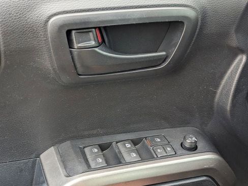 Used 2019 Toyota Tacoma SR5 image 21