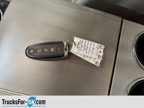 Used 2015 Lincoln Navigator 4WD image 28