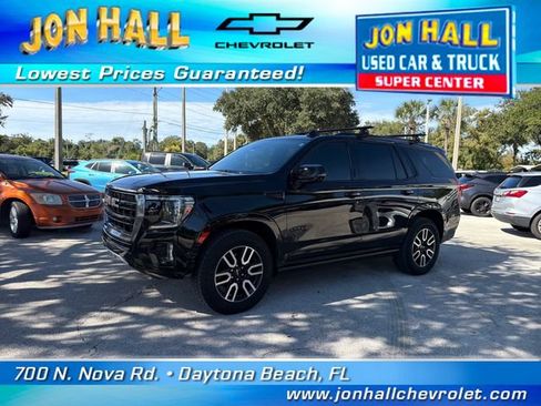 Used 2023 GMC Yukon AT4 w/ Technology Package AWD/4WD image 2
