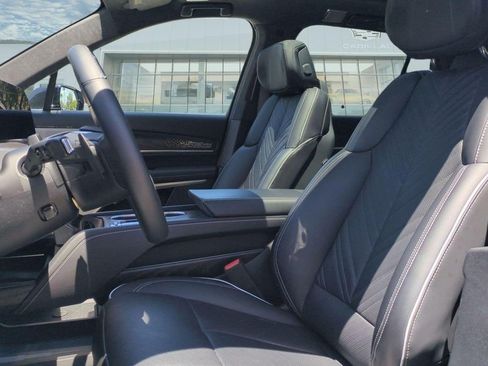 Certified 2026 Cadillac Vistiq Premium Luxury w/ LPO, Floor Liner Package AWD/4WD image 13