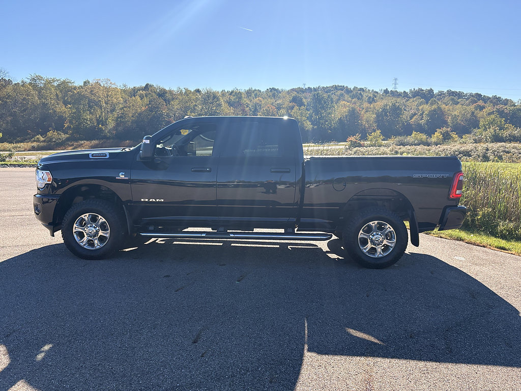 Used 2024 RAM 3500 Big Horn w/ Level 2 Equipment Group AWD/4WD image 2
