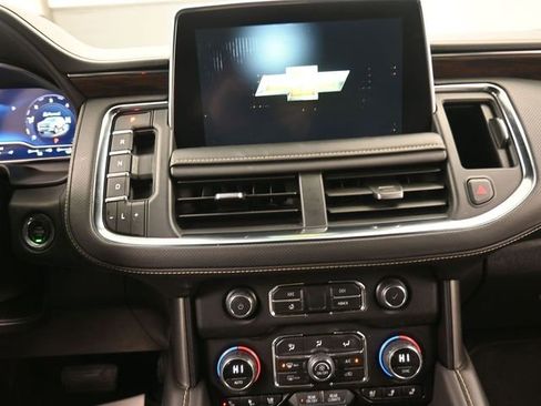 Used 2023 Chevrolet Suburban Premier image 10