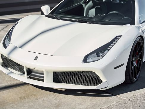 Used 2017 Ferrari 488 GTB image 6