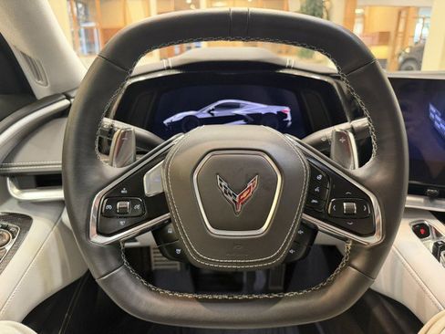 Used 2021 Chevrolet Corvette Stingray Premium Conv w/ Z51 Performance Package image 9