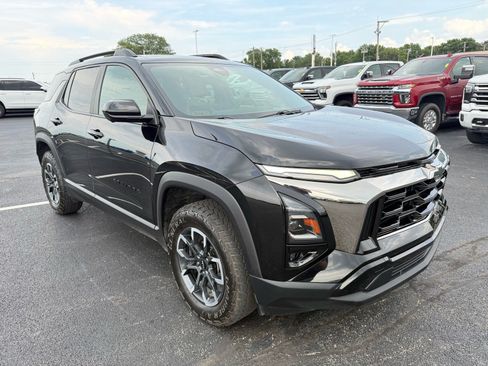 Used 2025 Chevrolet Equinox ACTIV w/ Safety and Technology Package FWD image 8