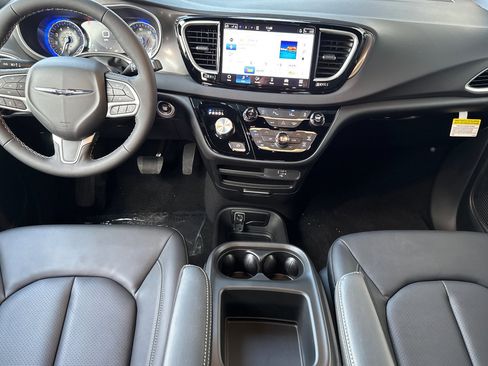 New 2026 Chrysler Voyager LX image 12