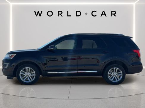 Used 2017 Ford Explorer XLT w/ Equipment Group 202A FWD image 6