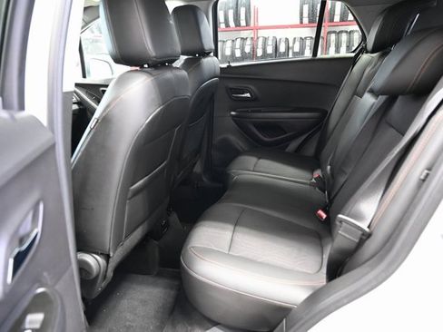 Used 2022 Chevrolet Trax LT w/ Sport Edition image 11