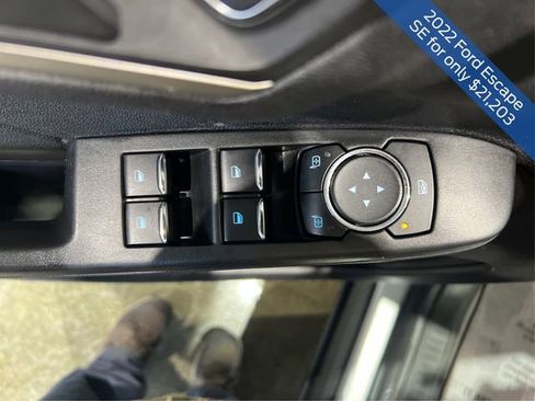 Used 2022 Ford Escape SE image 22