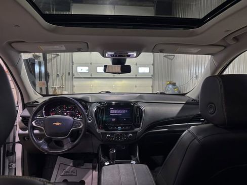 Used 2020 Chevrolet Traverse LT w/ LPO, Midnight Edition image 20