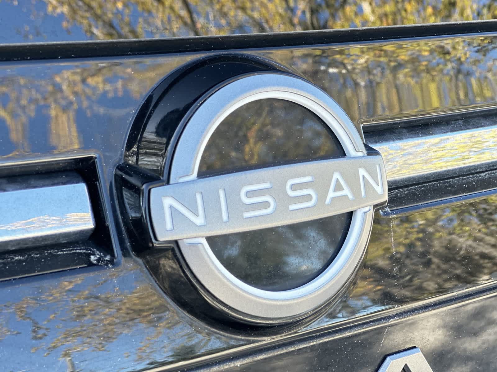 Used 2025 Nissan Armada SL w/ Captain's Chari Seat Package AWD/4WD image 10