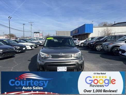 Used 2018 Kia Soul Base image 3