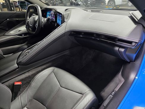 Used 2024 Chevrolet Corvette Stingray Preferred Cpe w/ Z51 Performance Package image 11