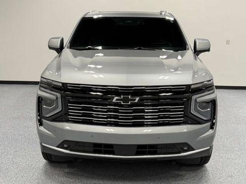 Used 2025 Chevrolet Tahoe High Country AWD/4WD image 4