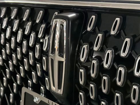 New 2026 Lincoln Aviator AWD image 14