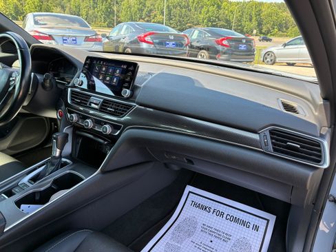 Used 2021 Honda Accord Sport image 12