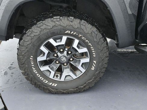 Used 2021 Toyota Tacoma TRD Off-Road image 37