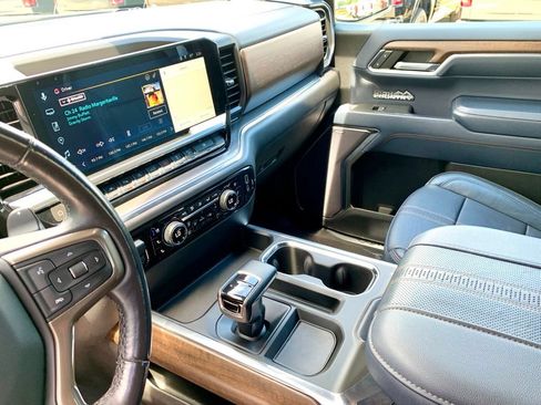 Used 2023 Chevrolet Silverado 1500 High Country w/ Technology Package AWD/4WD image 37