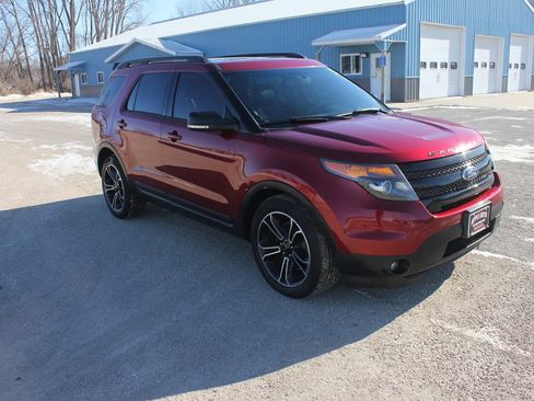 Used 2015 Ford Explorer Sport w/ Equipment Group 401A image 4
