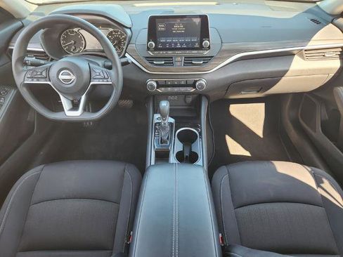 Certified 2024 Nissan Altima 2.5 SV FWD image 18