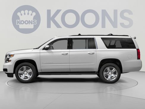 Used 2018 Chevrolet Suburban LT AWD/4WD image 4