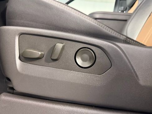 Used 2024 Chevrolet Silverado 1500 High Country w/ High Country Premium Package image 30