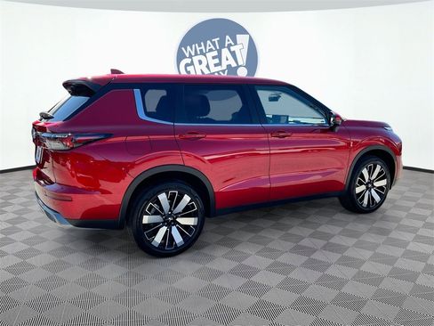 New 2025 Mitsubishi Outlander SE image 7