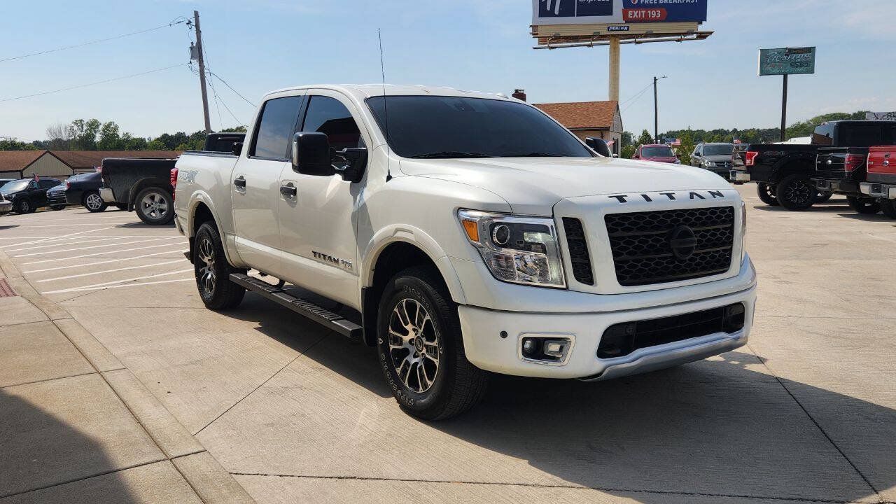 Used 2018 Nissan Titan PRO-4X AWD/4WD image 10