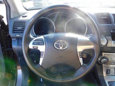 Used 2012 Toyota Highlander SE image 9