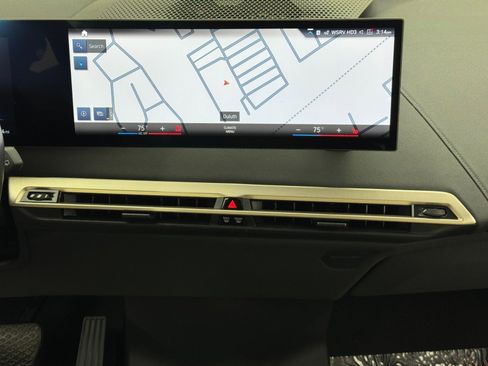 Used 2022 BMW iX xDrive50 w/ Premium Package image 24