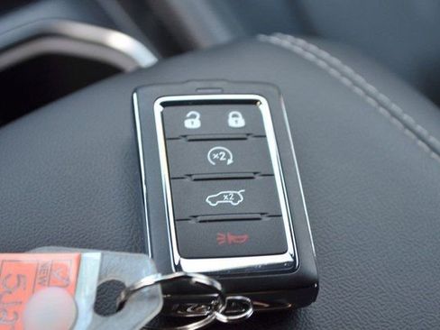 New 2025 Jeep Grand Cherokee Limited w/ Black Appearance Package image 22