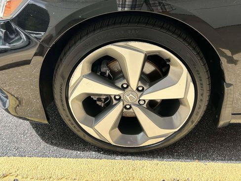 Certified 2019 Honda Accord Touring image 5