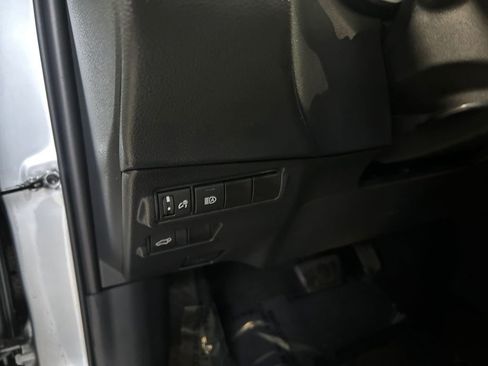 Used 2024 Toyota Corolla Cross XLE w/ Convenience Package image 21