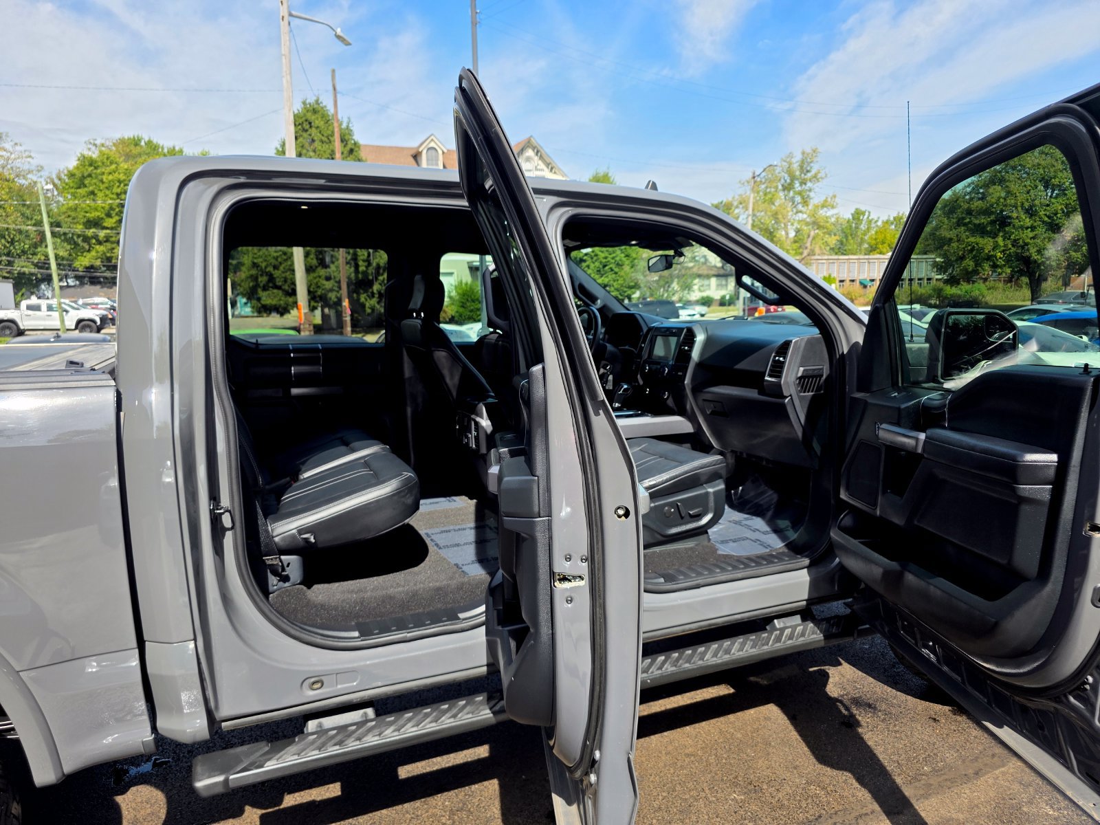 Used 2020 Ford F150 XLT w/ Equipment Group 302A Luxury AWD/4WD image 22