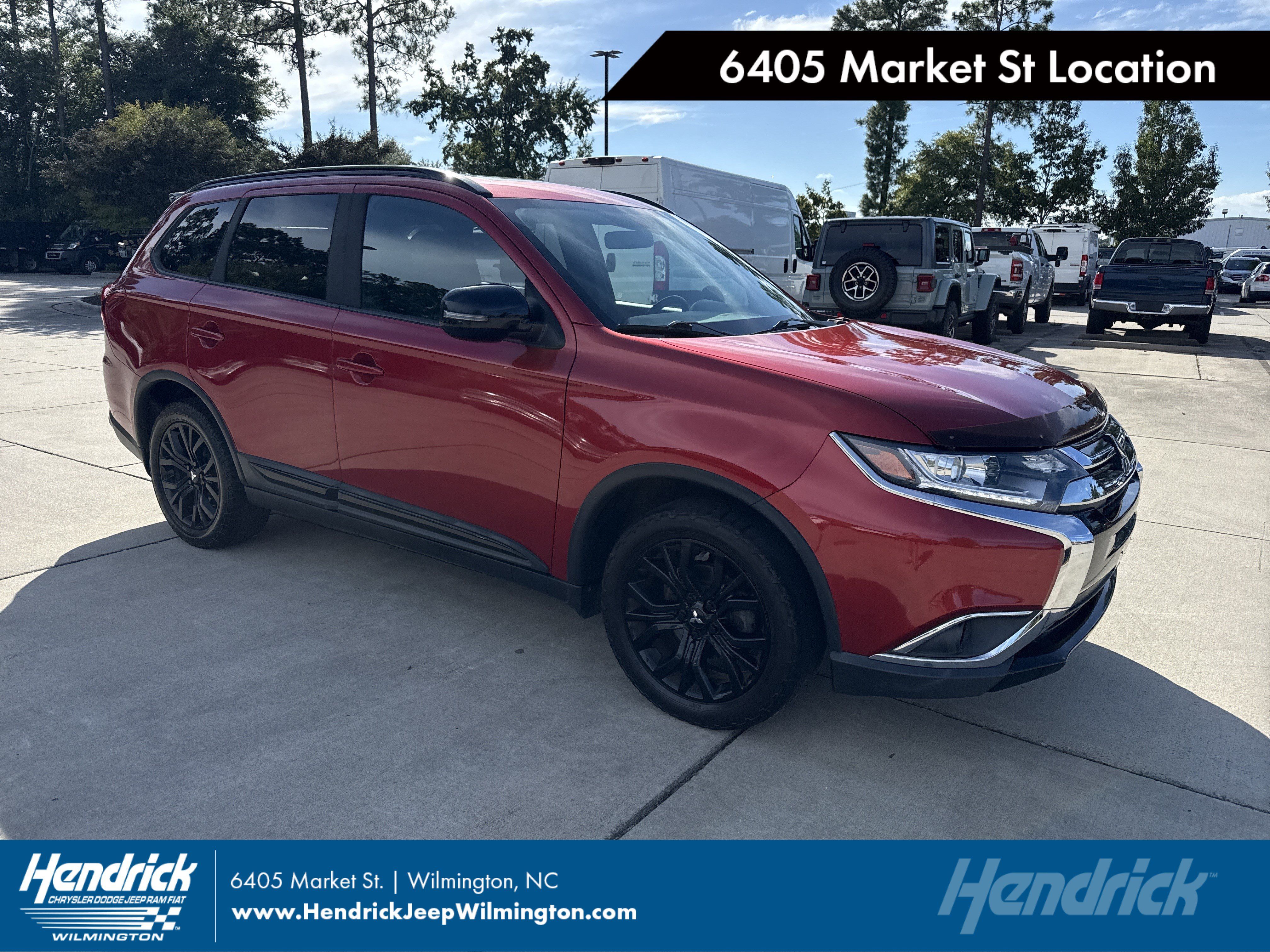 Used 2018 Mitsubishi Outlander LE AWD/4WD image 1