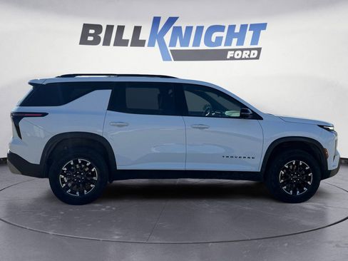 Used 2024 Chevrolet Traverse Z71 image 6