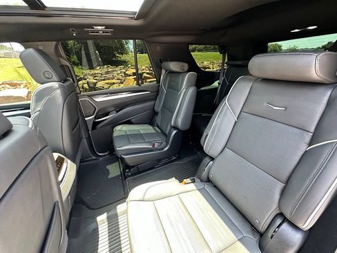 Used 2025 Cadillac Escalade Sport RWD image 28