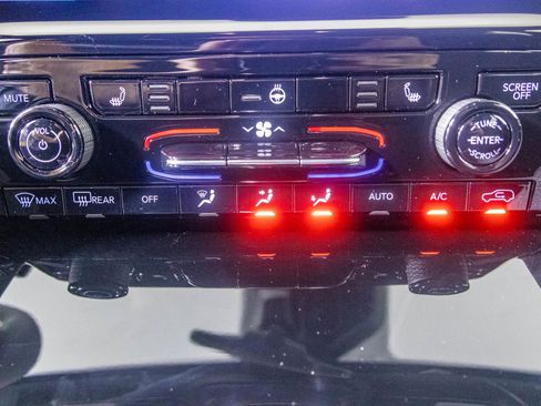 New 2025 Jeep Grand Cherokee Limited image 24